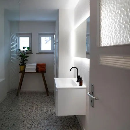 公寓 Seepferdchen - Zentral In Bahnhofsnaehe, Geraeumig, Kueche, Bad