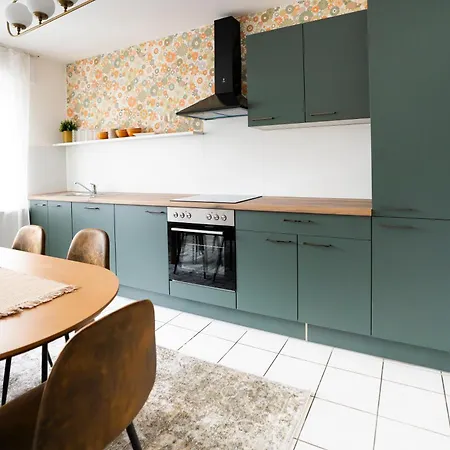 公寓 Seepferdchen - Zentral In Bahnhofsnaehe, Geraeumig, Kueche, Bad 乌尔姆